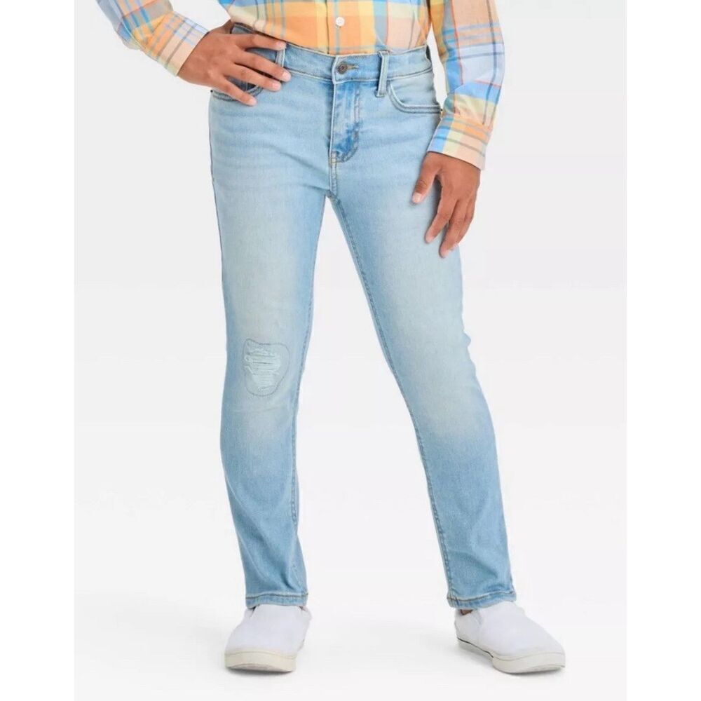 Boys' Ultimate Stretch Tapered Jeans - Cat & Jack Light Wash. Size 6. NWT. G